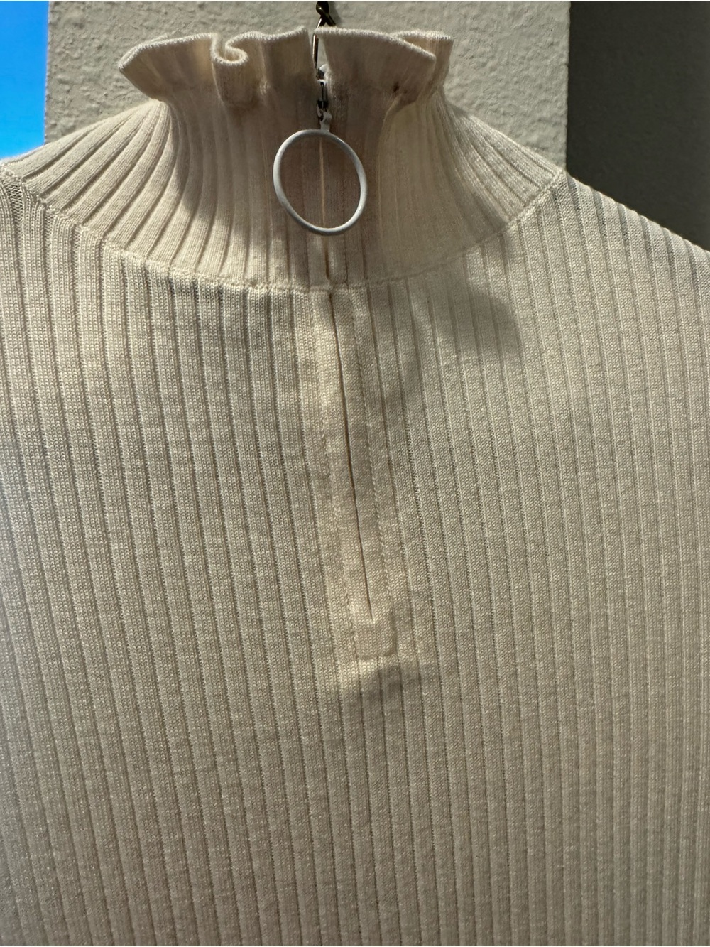Akris Punto Cream Ribbed Ruffle Turtleneck wool Sweater - Picture 5 of 7